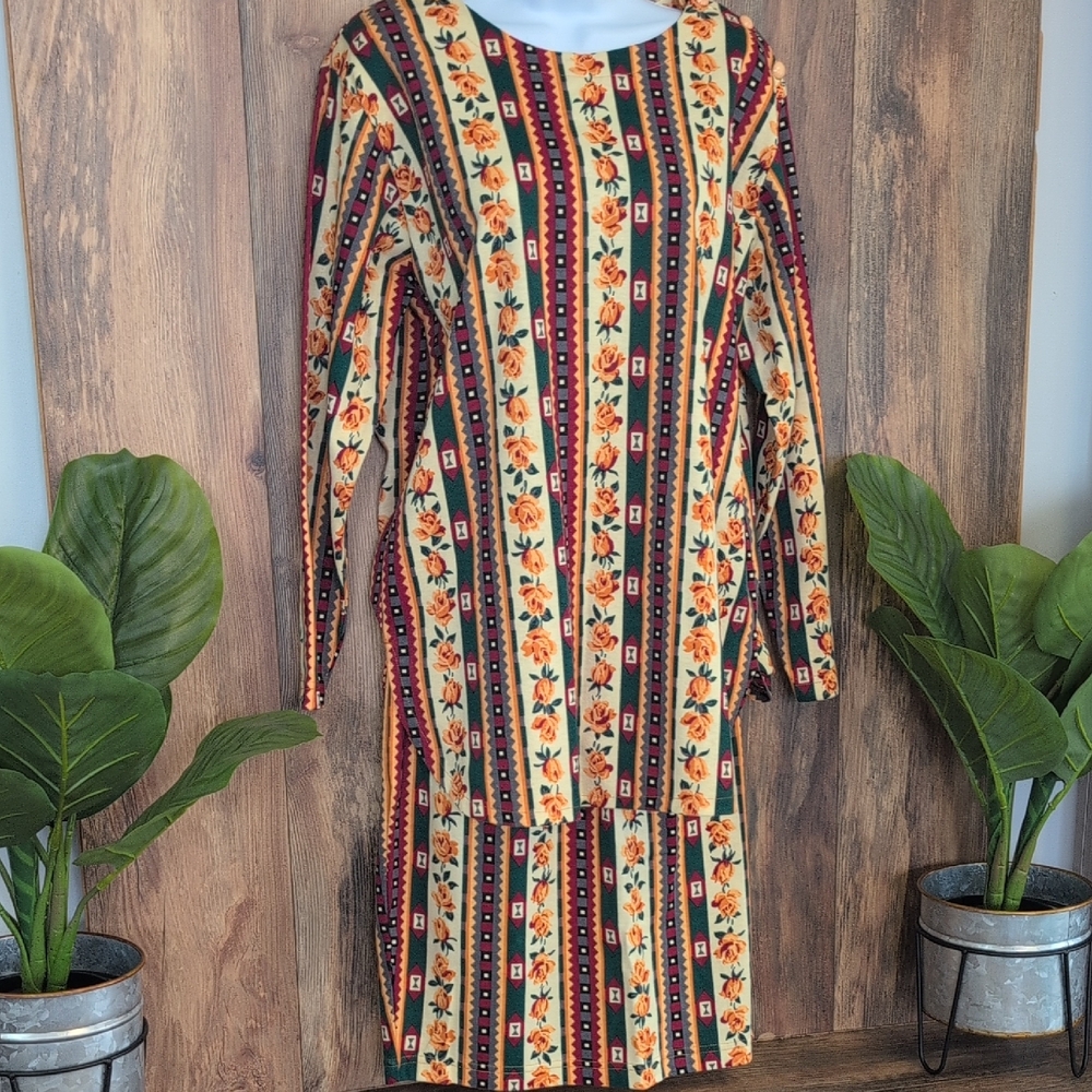 Units NWOT Floral and Stripe 2 Piece Long Sleeve Skirt Set S            C525